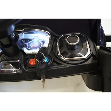 Электромобиль RiverToys Range O007OO VIP белый - Фото 6