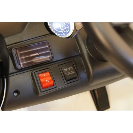 Электромобиль RiverToys Mercedes-Benz GLS63 4WD (белый) - Фото 10