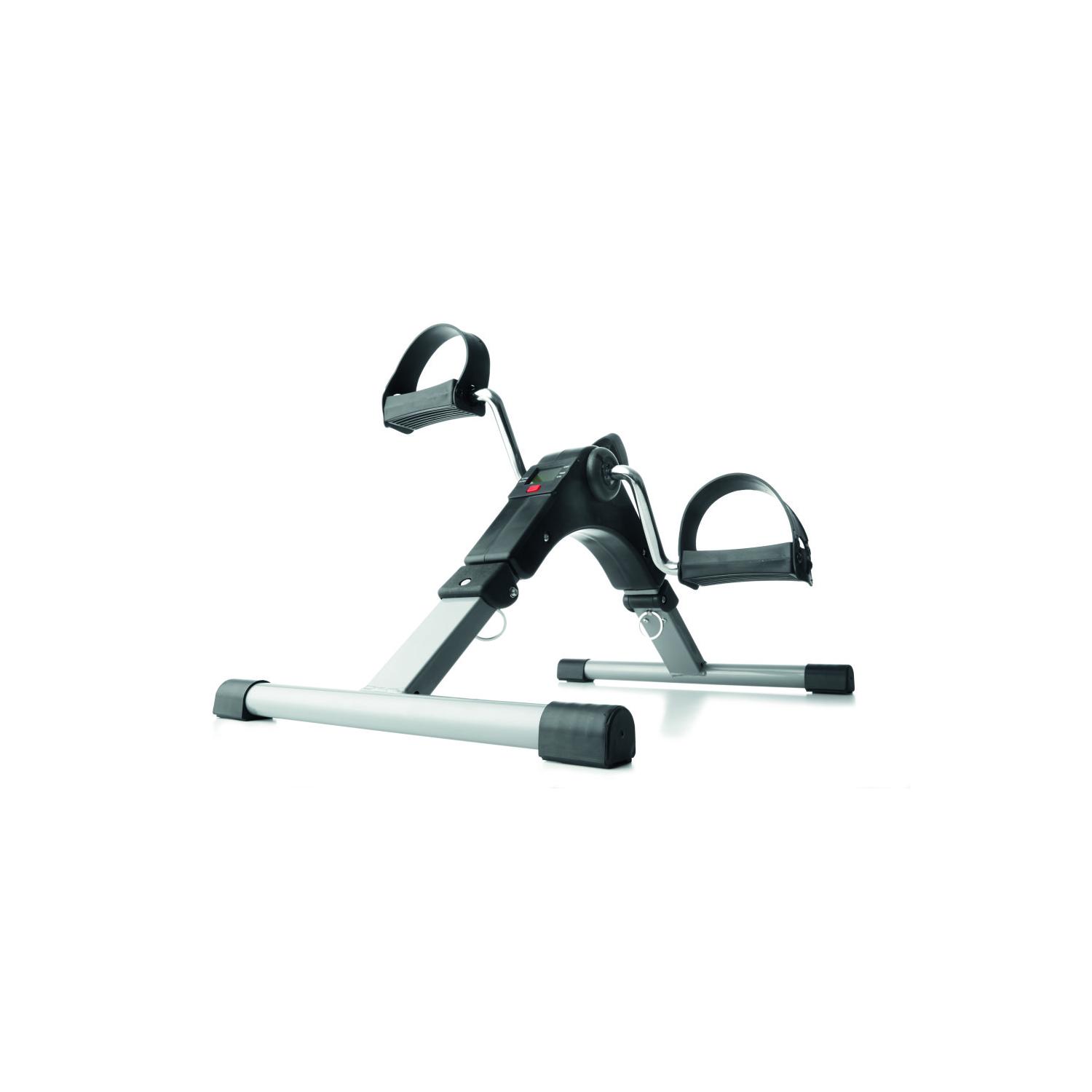 Велотренажер ultragym ug-b005. Велотренажер для спортсменов. Спортсмен на велотренажере. Велотренажер мини dfc b808. Мужчина на тренажере.